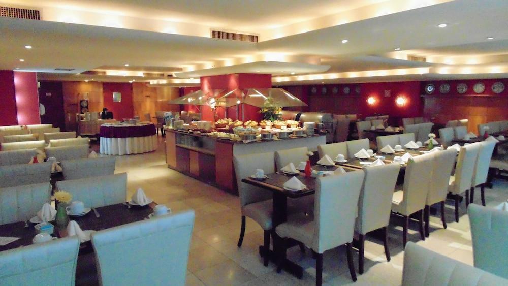 Hotel Mirasol Copacabana 4*