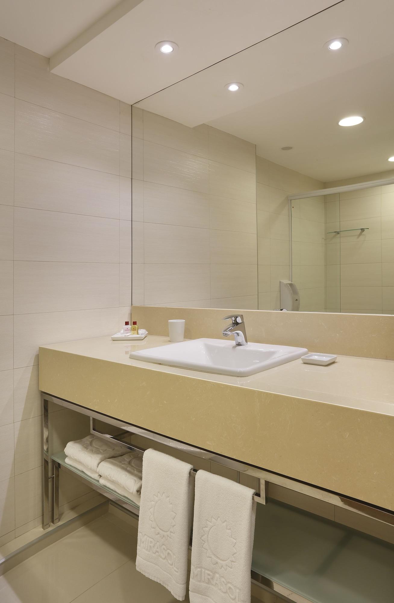 Mirasol Copacabana 4*